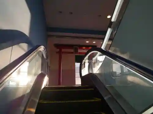 アクアシティお台場神社の鳥居