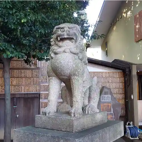 中目黒八幡神社の狛犬