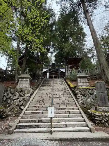 三峯神社の{uncategorized: "未分類", other: "その他", undefined: "問題あり", building: "その他建物", grave: "お墓", sacred_gate: "鳥居", guardian: "狛犬", statue: "像", buddha: "仏像", history: "歴史", nature: "自然", garden: "庭園", animal: "動物", pagoda: "塔", temizu: "手水舎", mountain_gate: "山門・神門", sanctuary: "本殿・本堂", subordinate: "末社・摂社", art: "芸術", scenery: "景色", jizo: "地蔵", ema: "絵馬", goshuin: "御朱印", omikuji: "おみくじ", items: "授与品その他", amulet: "お守り", goshuincho: "御朱印帳", eats: "食事", festival: "お祭り", votive_dance: "神楽", shichigosan: "七五三参", wedding: "結婚式", experience: "体験その他", initially: "初詣", around: "周辺", anti_infection: "感染症対策"}