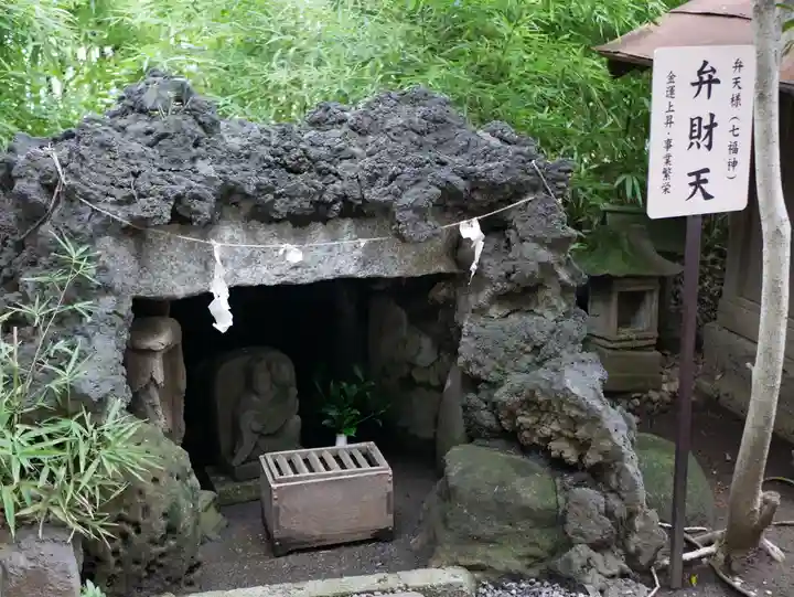 鳩ヶ谷氷川神社の末社・摂社