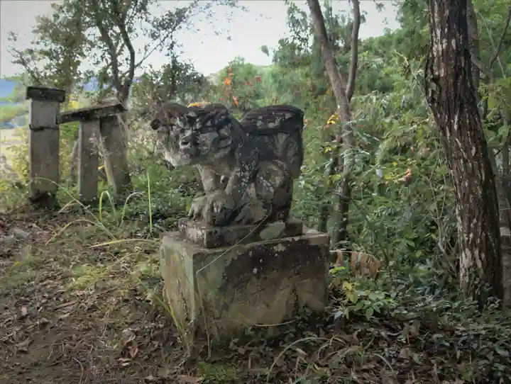 御嶽山神社の狛犬