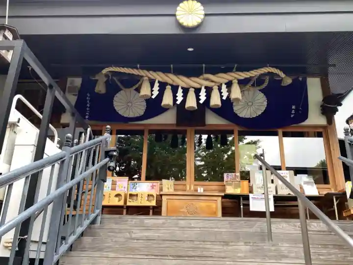 菊名神社の本殿・本堂