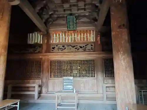 石峯寺の本殿・本堂
