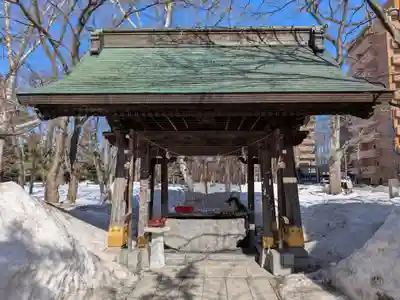 彌彦神社　(伊夜日子神社)の手水舎