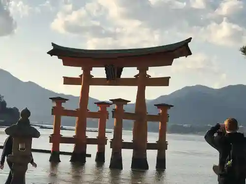 厳島神社の鳥居