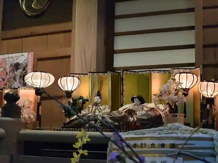 座間神社の{uncategorized: "未分類", other: "その他", undefined: "問題あり", building: "その他建物", grave: "お墓", sacred_gate: "鳥居", guardian: "狛犬", statue: "像", buddha: "仏像", history: "歴史", nature: "自然", garden: "庭園", animal: "動物", pagoda: "塔", temizu: "手水舎", mountain_gate: "山門・神門", sanctuary: "本殿・本堂", subordinate: "末社・摂社", art: "芸術", scenery: "景色", jizo: "地蔵", ema: "絵馬", goshuin: "御朱印", omikuji: "おみくじ", items: "授与品その他", amulet: "お守り", goshuincho: "御朱印帳", eats: "食事", festival: "お祭り", votive_dance: "神楽", shichigosan: "七五三参", wedding: "結婚式", experience: "体験その他", initially: "初詣", around: "周辺", anti_infection: "感染症対策"}