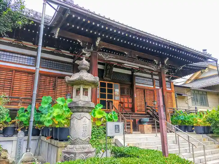 常念寺の本殿・本堂