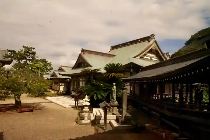光明寺の本殿・本堂