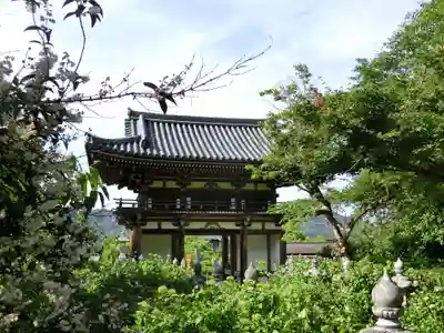 観音寺の山門・神門