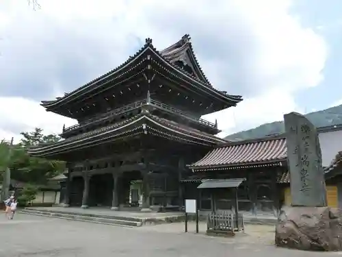 井波別院瑞泉寺の山門・神門