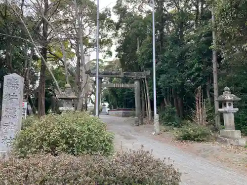 薦神社の鳥居