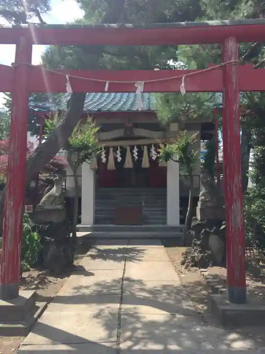 中田出世稲荷神社の鳥居
