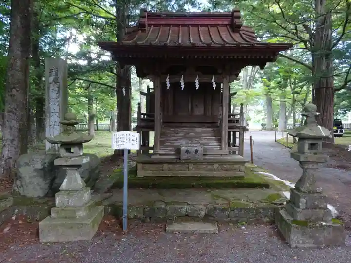 淺間神社(忍野八海)の末社・摂社