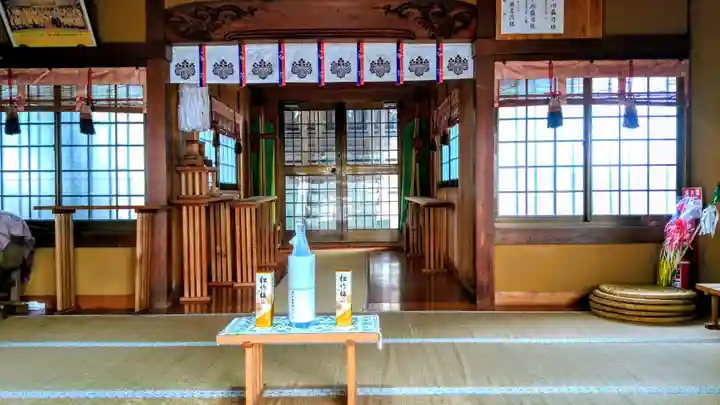 八王子神社の本殿・本堂