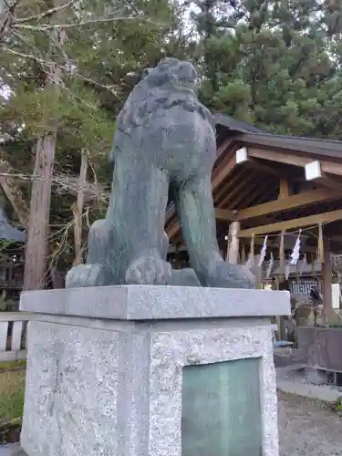 諏訪大社上社本宮の狛犬