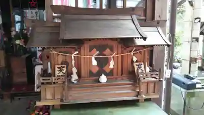 翁稲荷社の末社・摂社