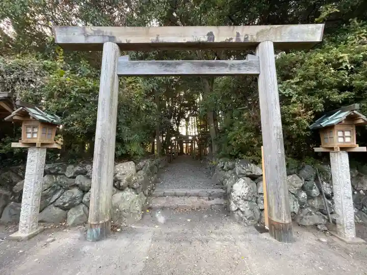 磯神社の{uncategorized: "未分類", other: "その他", undefined: "問題あり", building: "その他建物", grave: "お墓", sacred_gate: "鳥居", guardian: "狛犬", statue: "像", buddha: "仏像", history: "歴史", nature: "自然", garden: "庭園", animal: "動物", pagoda: "塔", temizu: "手水舎", mountain_gate: "山門・神門", sanctuary: "本殿・本堂", subordinate: "末社・摂社", art: "芸術", scenery: "景色", jizo: "地蔵", ema: "絵馬", goshuin: "御朱印", omikuji: "おみくじ", items: "授与品その他", amulet: "お守り", goshuincho: "御朱印帳", eats: "食事", festival: "お祭り", votive_dance: "神楽", shichigosan: "七五三参", wedding: "結婚式", experience: "体験その他", initially: "初詣", around: "周辺", anti_infection: "感染症対策"}