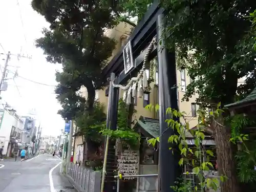 菊名神社の鳥居