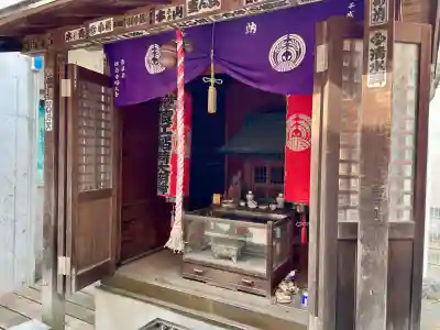 妙壽寺猿江別院（猿江稲荷社）の{uncategorized: "未分類", other: "その他", undefined: "問題あり", building: "その他建物", grave: "お墓", sacred_gate: "鳥居", guardian: "狛犬", statue: "像", buddha: "仏像", history: "歴史", nature: "自然", garden: "庭園", animal: "動物", pagoda: "塔", temizu: "手水舎", mountain_gate: "山門・神門", sanctuary: "本殿・本堂", subordinate: "末社・摂社", art: "芸術", scenery: "景色", jizo: "地蔵", ema: "絵馬", goshuin: "御朱印", omikuji: "おみくじ", items: "授与品その他", amulet: "お守り", goshuincho: "御朱印帳", eats: "食事", festival: "お祭り", votive_dance: "神楽", shichigosan: "七五三参", wedding: "結婚式", experience: "体験その他", initially: "初詣", around: "周辺", anti_infection: "感染症対策"}