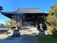 蓮華寺の本殿