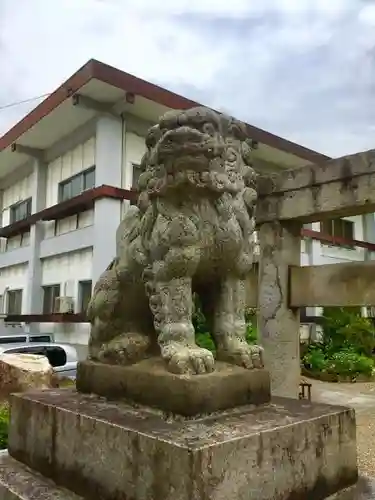 三輪神社の狛犬