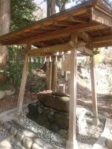 聖神社の手水舎