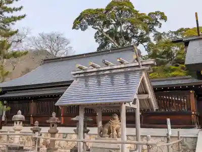 丹後一ノ宮 元伊勢 籠神社の{uncategorized: "未分類", other: "その他", undefined: "問題あり", building: "その他建物", grave: "お墓", sacred_gate: "鳥居", guardian: "狛犬", statue: "像", buddha: "仏像", history: "歴史", nature: "自然", garden: "庭園", animal: "動物", pagoda: "塔", temizu: "手水舎", mountain_gate: "山門・神門", sanctuary: "本殿・本堂", subordinate: "末社・摂社", art: "芸術", scenery: "景色", jizo: "地蔵", ema: "絵馬", goshuin: "御朱印", omikuji: "おみくじ", items: "授与品その他", amulet: "お守り", goshuincho: "御朱印帳", eats: "食事", festival: "お祭り", votive_dance: "神楽", shichigosan: "七五三参", wedding: "結婚式", experience: "体験その他", initially: "初詣", around: "周辺", anti_infection: "感染症対策"}