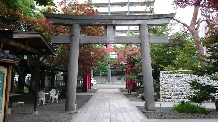 彌彦神社 (伊夜日子神社)の鳥居