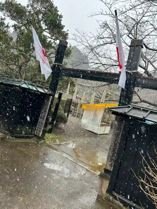 真野寺の{uncategorized: "未分類", other: "その他", undefined: "問題あり", building: "その他建物", grave: "お墓", sacred_gate: "鳥居", guardian: "狛犬", statue: "像", buddha: "仏像", history: "歴史", nature: "自然", garden: "庭園", animal: "動物", pagoda: "塔", temizu: "手水舎", mountain_gate: "山門・神門", sanctuary: "本殿・本堂", subordinate: "末社・摂社", art: "芸術", scenery: "景色", jizo: "地蔵", ema: "絵馬", goshuin: "御朱印", omikuji: "おみくじ", items: "授与品その他", amulet: "お守り", goshuincho: "御朱印帳", eats: "食事", festival: "お祭り", votive_dance: "神楽", shichigosan: "七五三参", wedding: "結婚式", experience: "体験その他", initially: "初詣", around: "周辺", anti_infection: "感染症対策"}