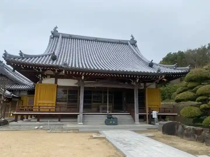 榮福寺の{uncategorized: "未分類", other: "その他", undefined: "問題あり", building: "その他建物", grave: "お墓", sacred_gate: "鳥居", guardian: "狛犬", statue: "像", buddha: "仏像", history: "歴史", nature: "自然", garden: "庭園", animal: "動物", pagoda: "塔", temizu: "手水舎", mountain_gate: "山門・神門", sanctuary: "本殿・本堂", subordinate: "末社・摂社", art: "芸術", scenery: "景色", jizo: "地蔵", ema: "絵馬", goshuin: "御朱印", omikuji: "おみくじ", items: "授与品その他", amulet: "お守り", goshuincho: "御朱印帳", eats: "食事", festival: "お祭り", votive_dance: "神楽", shichigosan: "七五三参", wedding: "結婚式", experience: "体験その他", initially: "初詣", around: "周辺", anti_infection: "感染症対策"}