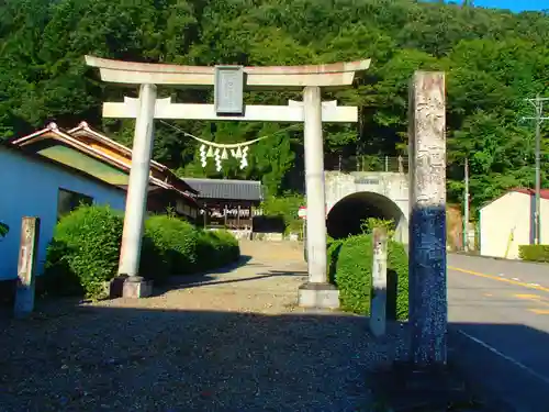 枇杷神社の鳥居