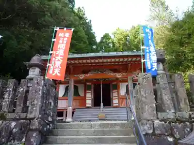 青岸渡寺の本殿・本堂