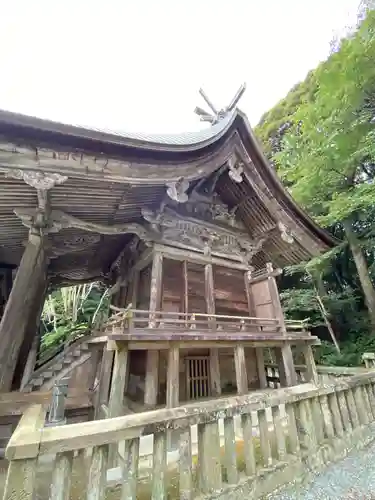 八所神社の本殿