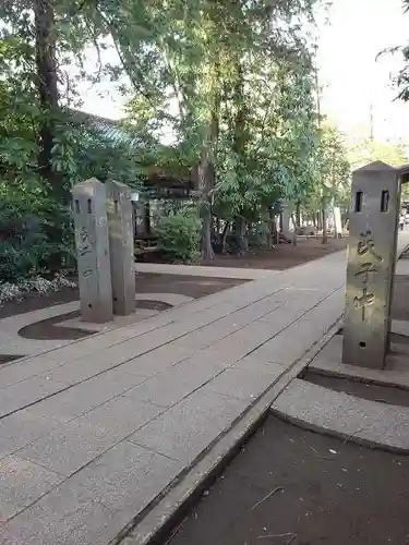 小平神明宮の山門・神門