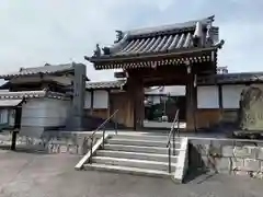 栄林寺の山門