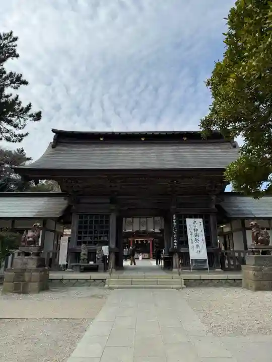 大洗磯前神社の{uncategorized: "未分類", other: "その他", undefined: "問題あり", building: "その他建物", grave: "お墓", sacred_gate: "鳥居", guardian: "狛犬", statue: "像", buddha: "仏像", history: "歴史", nature: "自然", garden: "庭園", animal: "動物", pagoda: "塔", temizu: "手水舎", mountain_gate: "山門・神門", sanctuary: "本殿・本堂", subordinate: "末社・摂社", art: "芸術", scenery: "景色", jizo: "地蔵", ema: "絵馬", goshuin: "御朱印", omikuji: "おみくじ", items: "授与品その他", amulet: "お守り", goshuincho: "御朱印帳", eats: "食事", festival: "お祭り", votive_dance: "神楽", shichigosan: "七五三参", wedding: "結婚式", experience: "体験その他", initially: "初詣", around: "周辺", anti_infection: "感染症対策"}