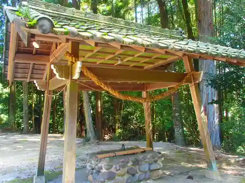 佐々良木武並神社の手水舎