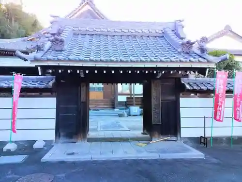 日陽山 東昌寺の山門