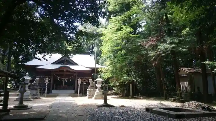 鴨鳥五所神社の本殿・本堂
