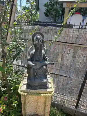 駒込妙義神社の{uncategorized: "未分類", other: "その他", undefined: "問題あり", building: "その他建物", grave: "お墓", sacred_gate: "鳥居", guardian: "狛犬", statue: "像", buddha: "仏像", history: "歴史", nature: "自然", garden: "庭園", animal: "動物", pagoda: "塔", temizu: "手水舎", mountain_gate: "山門・神門", sanctuary: "本殿・本堂", subordinate: "末社・摂社", art: "芸術", scenery: "景色", jizo: "地蔵", ema: "絵馬", goshuin: "御朱印", omikuji: "おみくじ", items: "授与品その他", amulet: "お守り", goshuincho: "御朱印帳", eats: "食事", festival: "お祭り", votive_dance: "神楽", shichigosan: "七五三参", wedding: "結婚式", experience: "体験その他", initially: "初詣", around: "周辺", anti_infection: "感染症対策"}