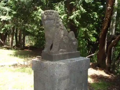 甲子郷日月神社の狛犬