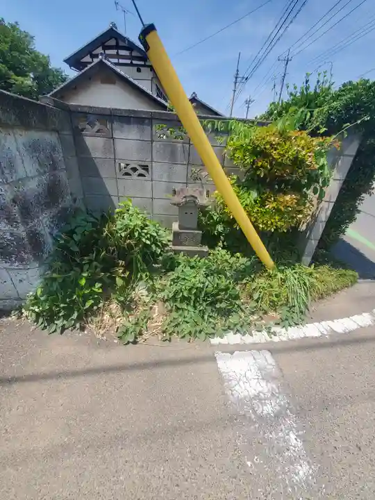 原商店前の祠(群馬県)