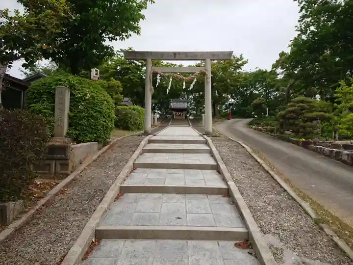 神明社(新田神明社)の鳥居