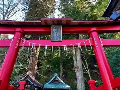 厳島神社（嚴島神社）の{uncategorized: "未分類", other: "その他", undefined: "問題あり", building: "その他建物", grave: "お墓", sacred_gate: "鳥居", guardian: "狛犬", statue: "像", buddha: "仏像", history: "歴史", nature: "自然", garden: "庭園", animal: "動物", pagoda: "塔", temizu: "手水舎", mountain_gate: "山門・神門", sanctuary: "本殿・本堂", subordinate: "末社・摂社", art: "芸術", scenery: "景色", jizo: "地蔵", ema: "絵馬", goshuin: "御朱印", omikuji: "おみくじ", items: "授与品その他", amulet: "お守り", goshuincho: "御朱印帳", eats: "食事", festival: "お祭り", votive_dance: "神楽", shichigosan: "七五三参", wedding: "結婚式", experience: "体験その他", initially: "初詣", around: "周辺", anti_infection: "感染症対策"}