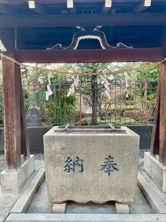 熊野神社の{uncategorized: "未分類", other: "その他", undefined: "問題あり", building: "その他建物", grave: "お墓", sacred_gate: "鳥居", guardian: "狛犬", statue: "像", buddha: "仏像", history: "歴史", nature: "自然", garden: "庭園", animal: "動物", pagoda: "塔", temizu: "手水舎", mountain_gate: "山門・神門", sanctuary: "本殿・本堂", subordinate: "末社・摂社", art: "芸術", scenery: "景色", jizo: "地蔵", ema: "絵馬", goshuin: "御朱印", omikuji: "おみくじ", items: "授与品その他", amulet: "お守り", goshuincho: "御朱印帳", eats: "食事", festival: "お祭り", votive_dance: "神楽", shichigosan: "七五三参", wedding: "結婚式", experience: "体験その他", initially: "初詣", around: "周辺", anti_infection: "感染症対策"}