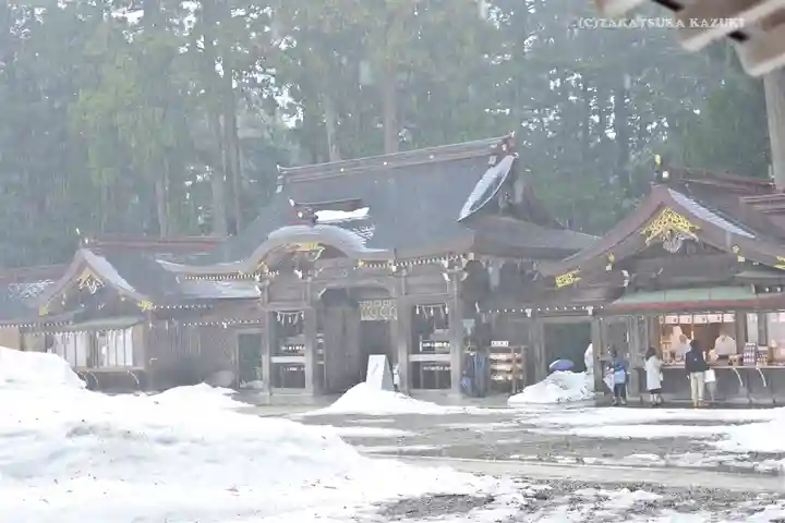 彌彦神社の本殿・本堂