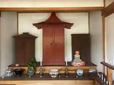 清寿庵の{uncategorized: "未分類", other: "その他", undefined: "問題あり", building: "その他建物", grave: "お墓", sacred_gate: "鳥居", guardian: "狛犬", statue: "像", buddha: "仏像", history: "歴史", nature: "自然", garden: "庭園", animal: "動物", pagoda: "塔", temizu: "手水舎", mountain_gate: "山門・神門", sanctuary: "本殿・本堂", subordinate: "末社・摂社", art: "芸術", scenery: "景色", jizo: "地蔵", ema: "絵馬", goshuin: "御朱印", omikuji: "おみくじ", items: "授与品その他", amulet: "お守り", goshuincho: "御朱印帳", eats: "食事", festival: "お祭り", votive_dance: "神楽", shichigosan: "七五三参", wedding: "結婚式", experience: "体験その他", initially: "初詣", around: "周辺", anti_infection: "感染症対策"}
