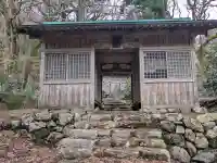 諏訪神社の{uncategorized: "未分類", other: "その他", undefined: "問題あり", building: "その他建物", grave: "お墓", sacred_gate: "鳥居", guardian: "狛犬", statue: "像", buddha: "仏像", history: "歴史", nature: "自然", garden: "庭園", animal: "動物", pagoda: "塔", temizu: "手水舎", mountain_gate: "山門・神門", sanctuary: "本殿・本堂", subordinate: "末社・摂社", art: "芸術", scenery: "景色", jizo: "地蔵", ema: "絵馬", goshuin: "御朱印", omikuji: "おみくじ", items: "授与品その他", amulet: "お守り", goshuincho: "御朱印帳", eats: "食事", festival: "お祭り", votive_dance: "神楽", shichigosan: "七五三参", wedding: "結婚式", experience: "体験その他", initially: "初詣", around: "周辺", anti_infection: "感染症対策"}