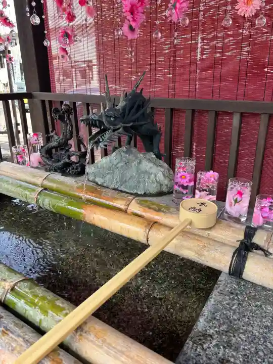 豊平神社の{uncategorized: "未分類", other: "その他", undefined: "問題あり", building: "その他建物", grave: "お墓", sacred_gate: "鳥居", guardian: "狛犬", statue: "像", buddha: "仏像", history: "歴史", nature: "自然", garden: "庭園", animal: "動物", pagoda: "塔", temizu: "手水舎", mountain_gate: "山門・神門", sanctuary: "本殿・本堂", subordinate: "末社・摂社", art: "芸術", scenery: "景色", jizo: "地蔵", ema: "絵馬", goshuin: "御朱印", omikuji: "おみくじ", items: "授与品その他", amulet: "お守り", goshuincho: "御朱印帳", eats: "食事", festival: "お祭り", votive_dance: "神楽", shichigosan: "七五三参", wedding: "結婚式", experience: "体験その他", initially: "初詣", around: "周辺", anti_infection: "感染症対策"}
