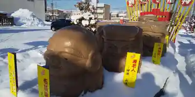 旭川銀座弁天神社の像